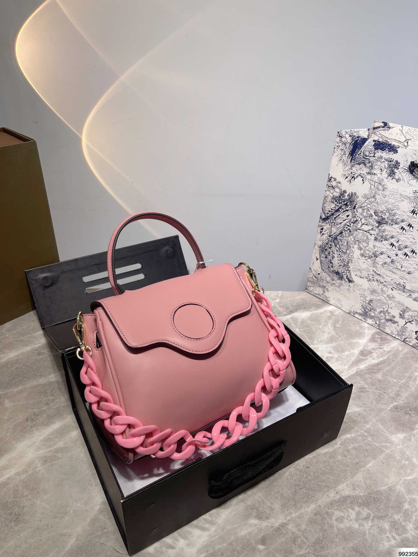 

2022 Top Designer Women's Bags Star Same Style Vintage Handbag Armpit Crossbody Candy Color Leather One Shoulder Luxury Tote Wallet, Dark khaki (rough leather)(larger)