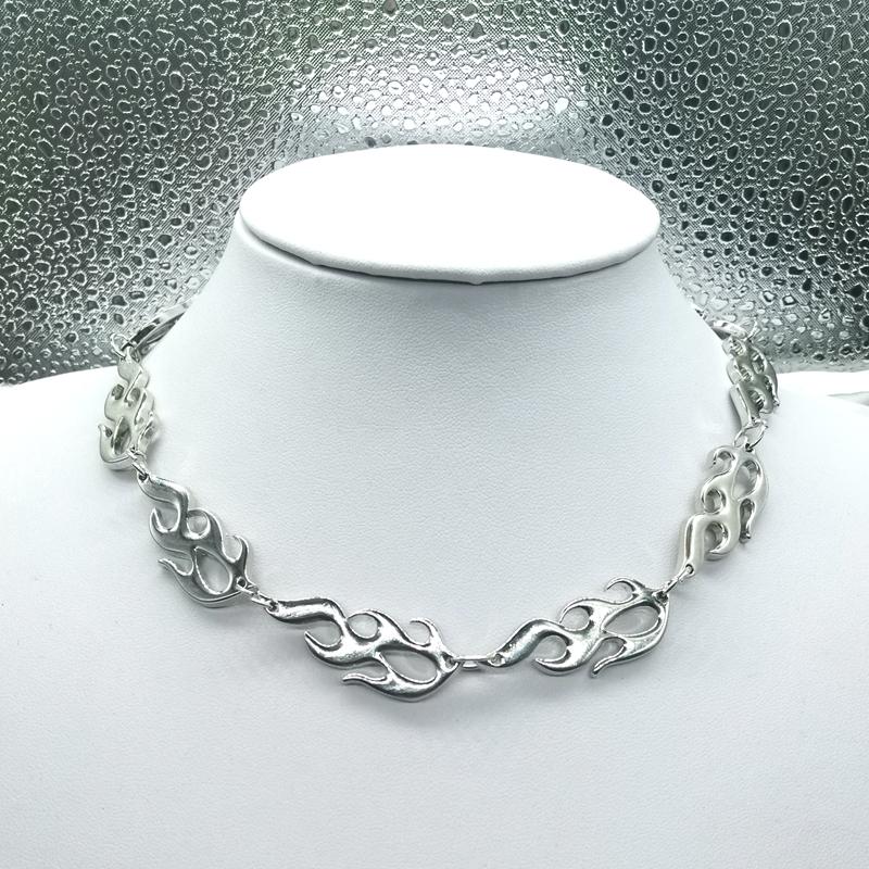 

Pendant Necklaces Hip Hop Street Unisex Flame Necklace Gothic Style Metal Men And Women Rock Chain Jewelry Accessories