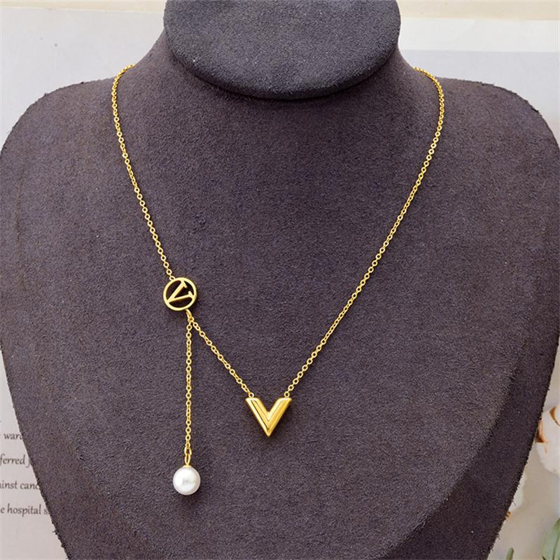 

Pendant Necklaces Stainless Steel V Letter For Women Fashion Gold Plating Geometric Round Tassel Pearl Necklace Brand Jewelry Z278Pendant Pe