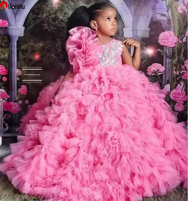 2022 Luxury Pink Organza Pageant Quinceanera Robes pour petites filles licou 3d fleurs florales en dentelle Fleur Fille First Robe de communion C