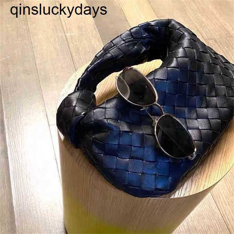 

Designer Bottegas's Bags and Handbags Venetass bags Venetas Designer Bottegas Woven Female Cloud Fold 2022 Spring Minority Design bag Jodie Dumpling Bag Hand3, Grass green