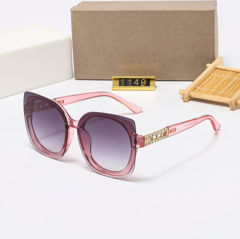211 Des lunettes de soleil créatrices de mode Lunettes de soleil de haute qualité Femmes hommes verres femmes Verre Soleil UV400 LENS UNISEX AVEC