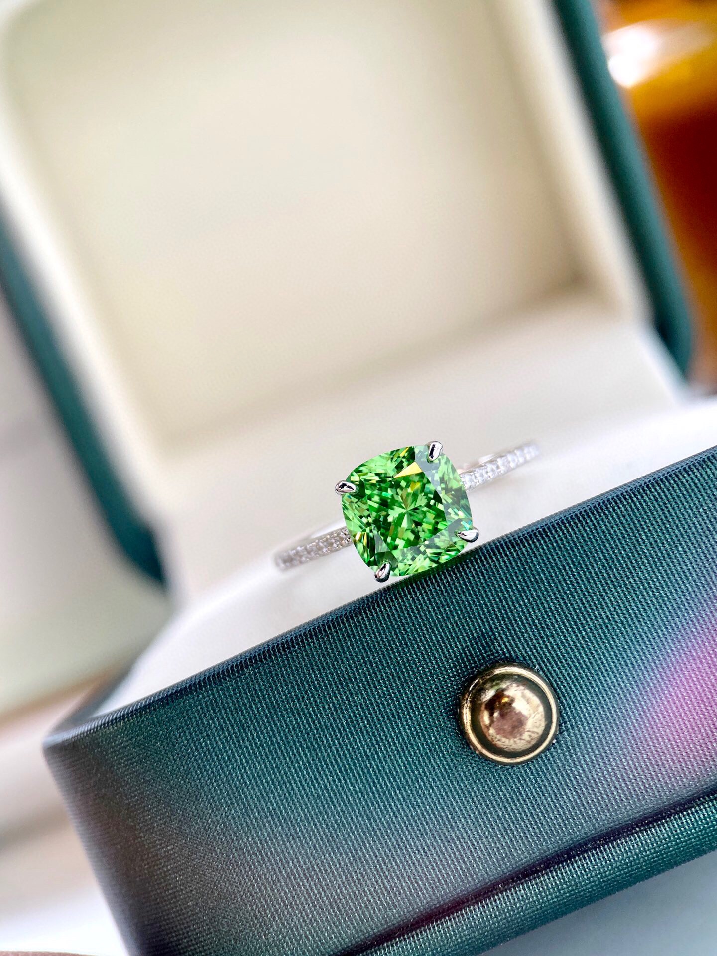 

2022 Luxury quality charm band ring with green color sparkly diamond S925 silver for women wedding jewelry gift have box stamp PS7689