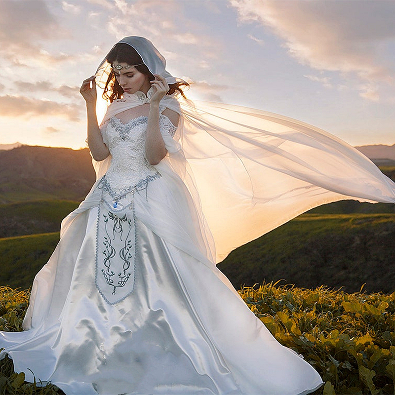 2022 Gothic Medieval Wedding Gowns With Wrap Vintage Renaissance Fantasy Victorian Vampires Country Wedding Dresses Long Sleeve A Line Embroidery