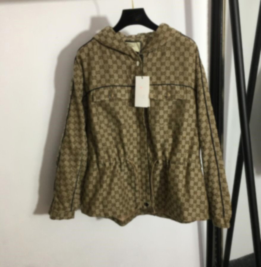Femmes Spring and Automne Back Broidered DrawString Elastic Taies Cagoule à capuche Veste Veste Trench Coat 618