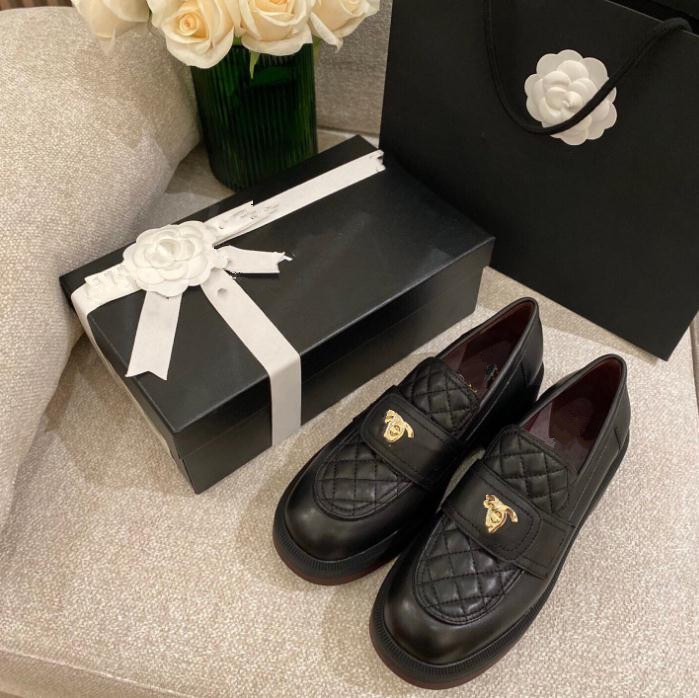 

Luxury loafers women's small black leather shoes classic design Plaid Chain new round toe flat thick heeled single shoe all-match one pedal Muller shoes