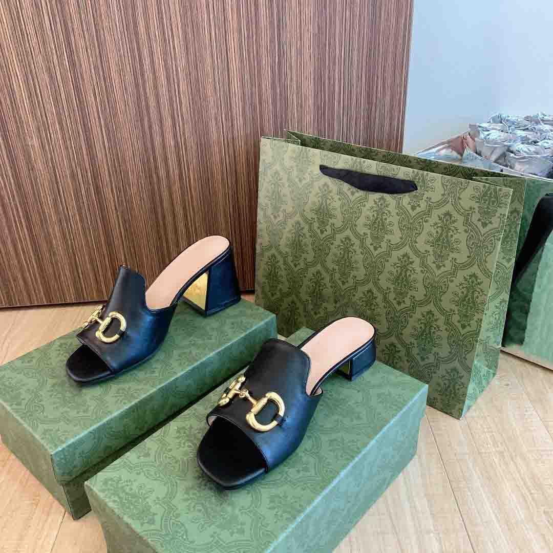 2022 New Style Women's Horsebit Buckle Sandals Luxury Designer Fashion Comfortable Versatile Anti-slip trend Size 35-40 oGw