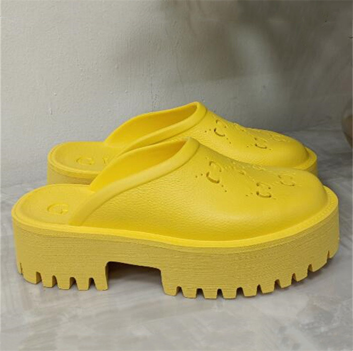 

Women Slip On Sandals Designer slippers brand soft fashionable out design Ladies Hollow Platform made transparent materials sexy lovely sunny beach for women 35-42
