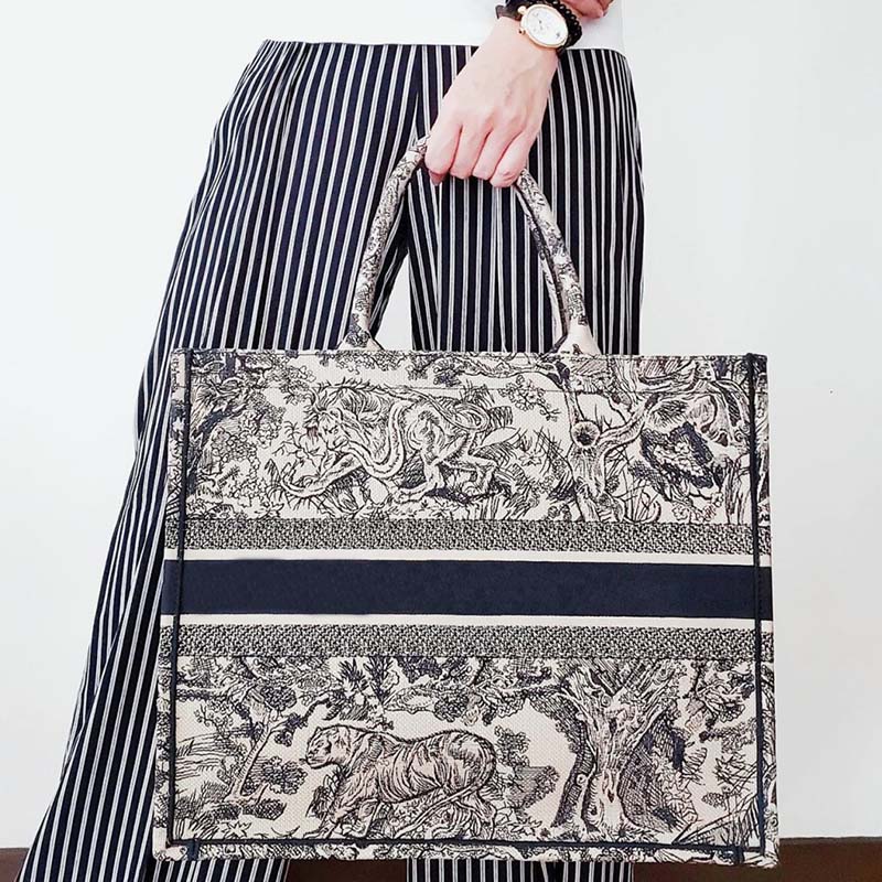 

Shopping Bags Luxurious Woman dupe designer books totes pink large toile de jouy mbroidery womens tote bags medium Crossbody Bag Ladies handbags 41cm 36cm no box