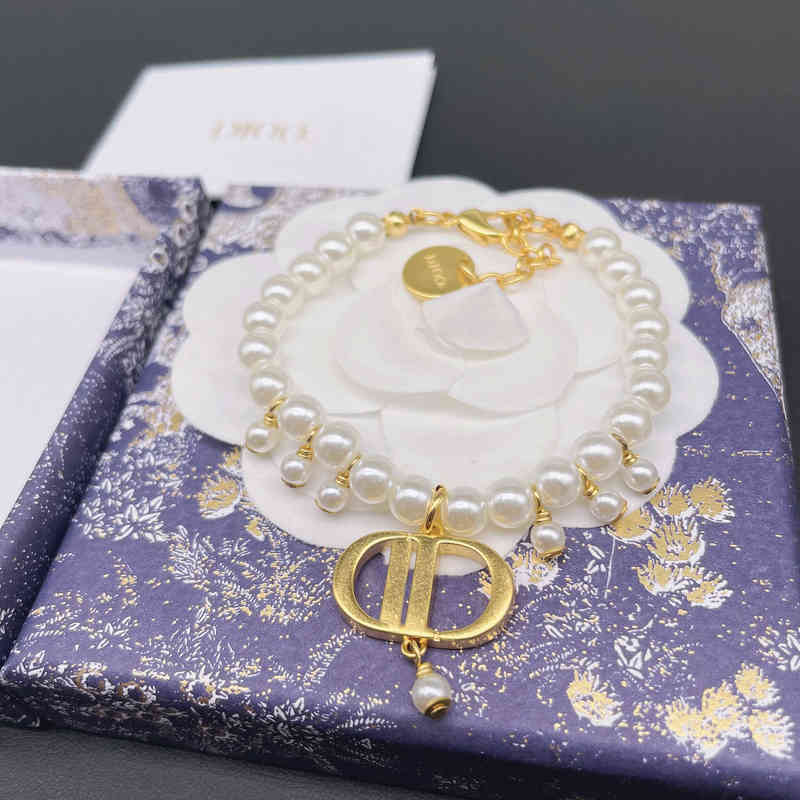 Fine new letter pearl necklace women's high light luxury style versatile personalized hand jewelry-image-782536455