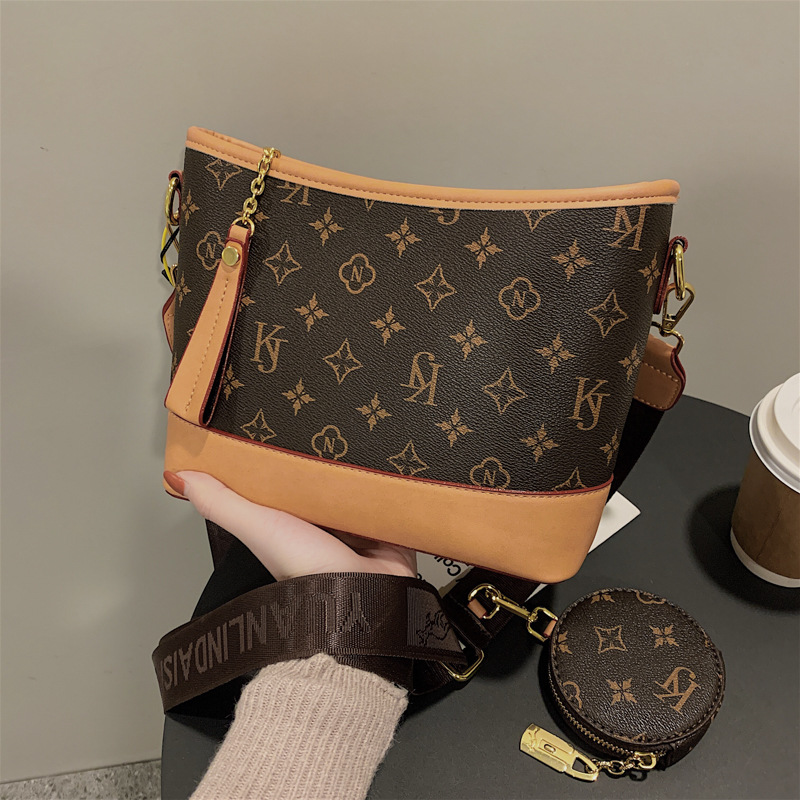 

ladies leathers shoulder bags This year's popular old color slung stray bag street trend contrast color leather handbag external coin purse women bucket handbags, Coffee4-384