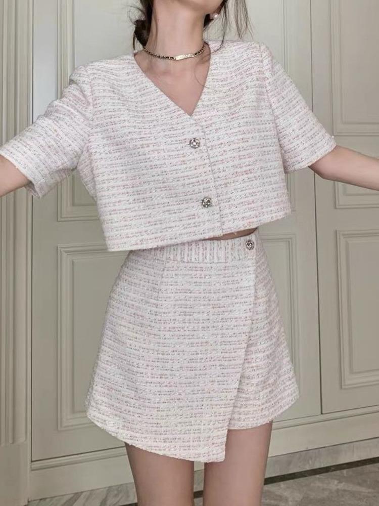 

Women' Tracksuits High-quality Sweetheart Summer V-Neck Fashion Small Fragrance Suit Short-sleeved Top Hakama Two-Piece Set 2022Women, Picture color