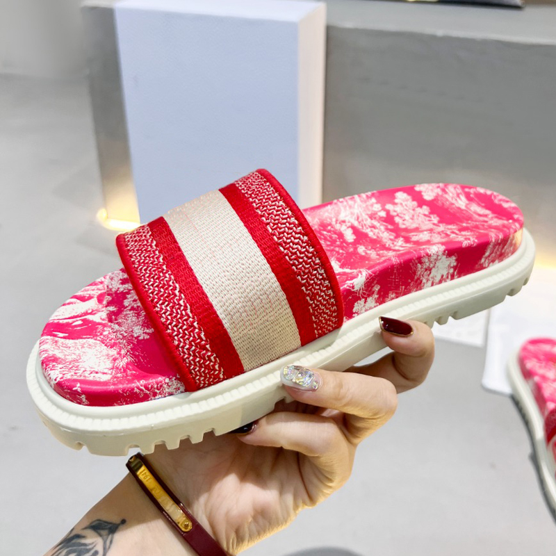 

new embroidery woman slippers Designer Slides Bizshoes Non-slip soles fashion High quality Flat sandals Multicolor 35 to 41, Color 12