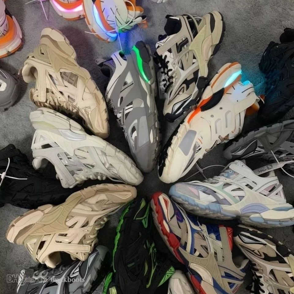 

boot shoes Designer Luxury Womens Mens Casual Shoe Track 3.0 LE Sneaker Lighted Gomma leather Trainer Nylon Printed Platform Sneakers Men Light