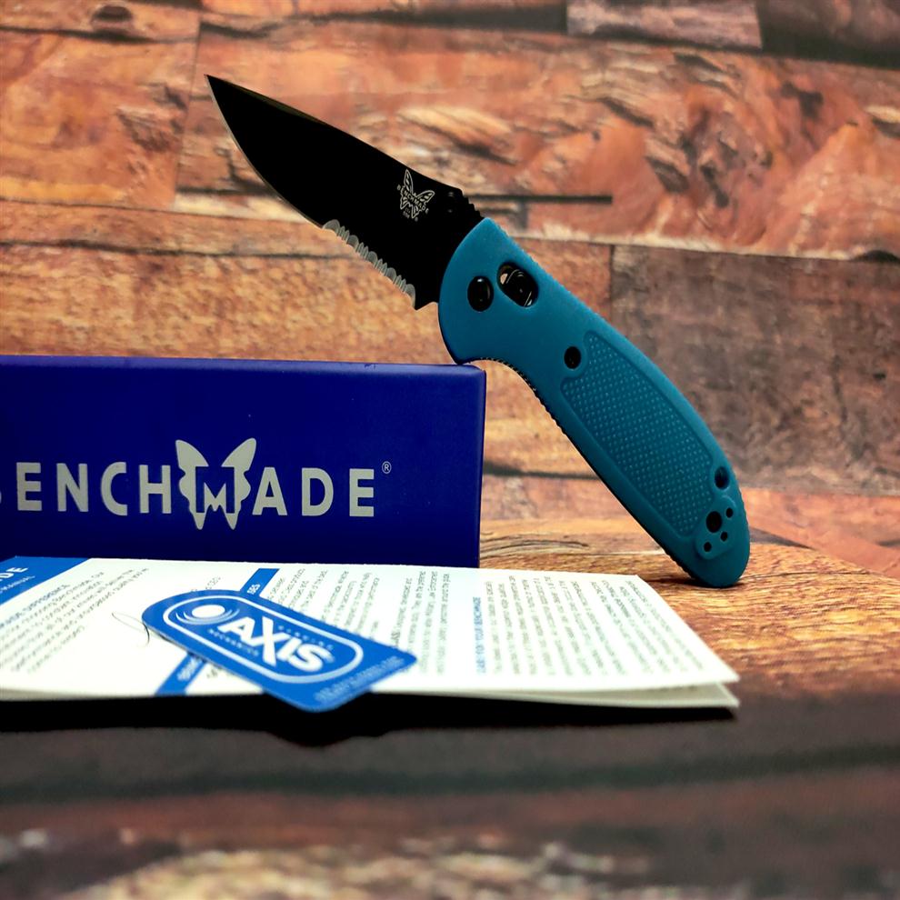 

BENCHMADE 556S-BLU blade 145CM steel Mrip Hawkbill folding knife black titanium plating serrated blue nylon handle smooth opening 292T