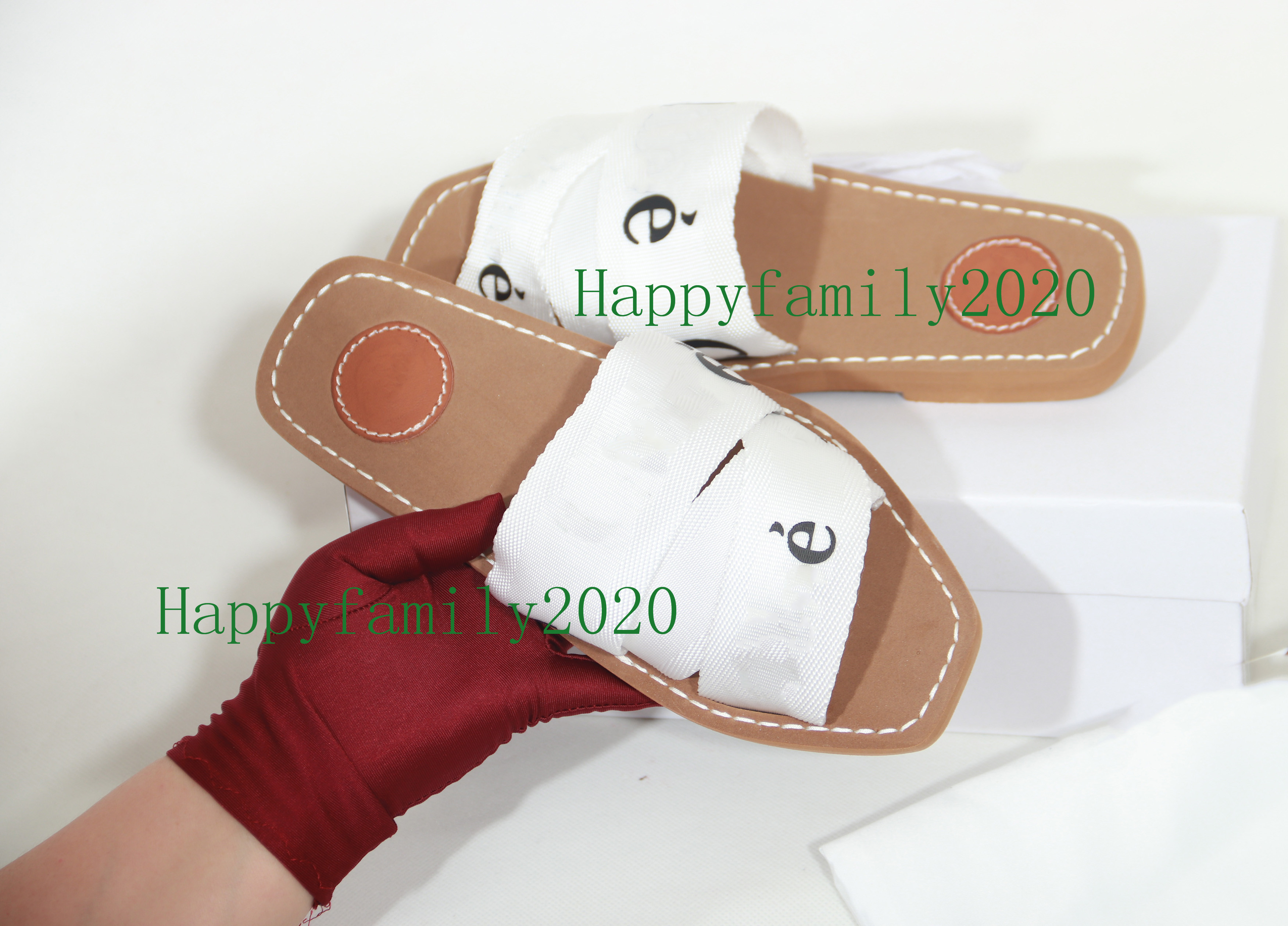 

we 2021 Newest Branded Women Woody Mules Fflat Slipper Deisgner Lady Lettering Fabric Outdoor Leather Sole Slide Sandal size 35- 42, Brick red