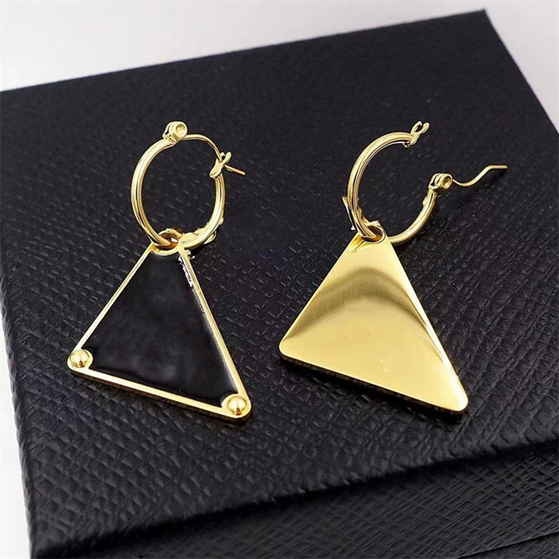 

Couples designer earrings triangle black ear studs huggie designer pendant necklace men and women stainless steel jewelry Valentine's Day gifts luxury earings