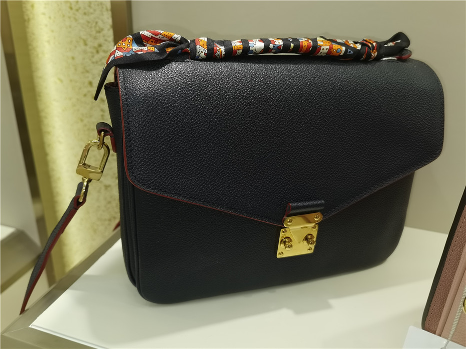 

Famous Brand Designer Messenger Handbag Tote Leather Vintage Pattern Crossbody Handbag Purse New Shoulder Bag Clutch Tote H0420