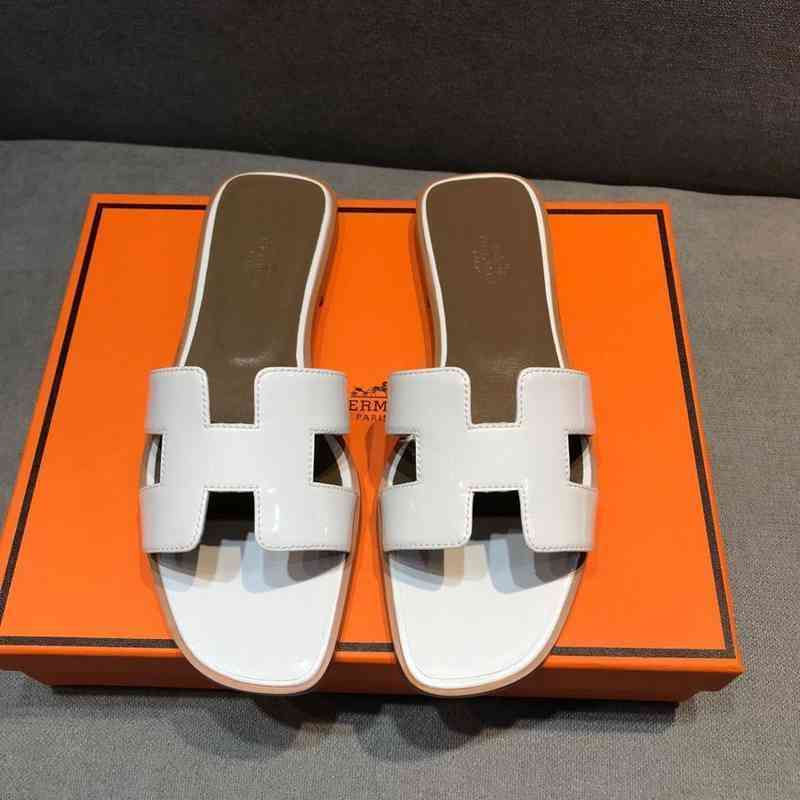 

Designer H slides slippers lovers herme sandals designer family lacquered leather women's summer 2022 new versatile, Lacquer wine red
