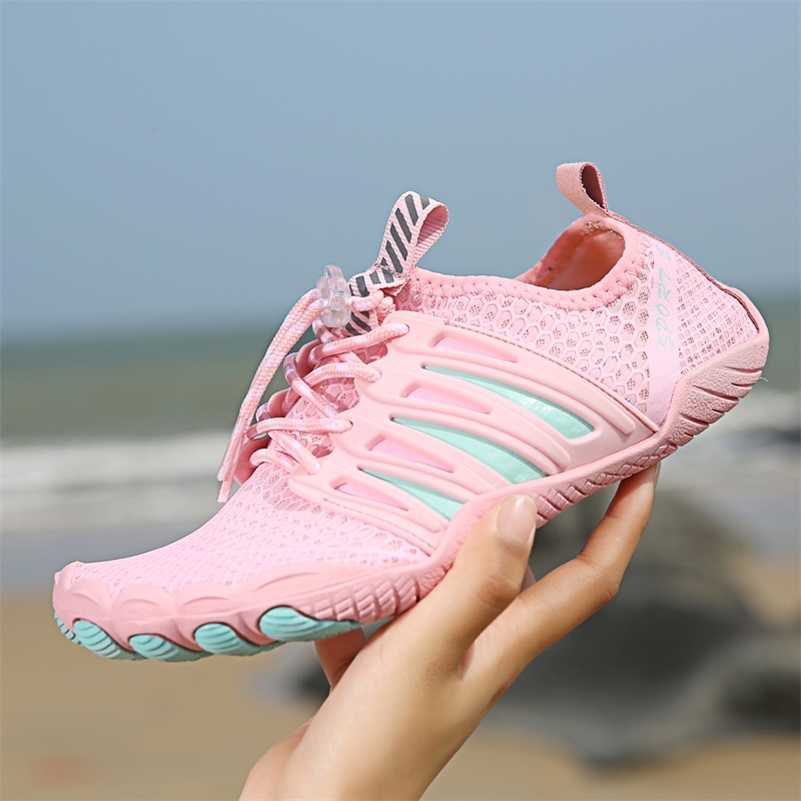 

Fashion Water Sport Shoes Men Summer Couple Beach Sneakers Barefoot for Pink Swimming Aqua Women Toe 220616