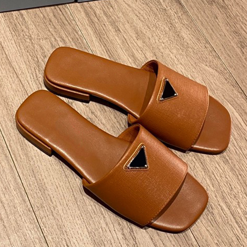 

Explosive Triangle Slippers Classic sandals Simple Design Style Generous Elegant Noble Classic Elements Highlight Brand Personality Sandal Famous designers, Black