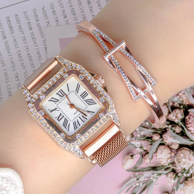 

Wristwatches Luxury Square Magnetic Belt Quartz Watches For Women Rose Gold Bracelet Elegant Clock Montre