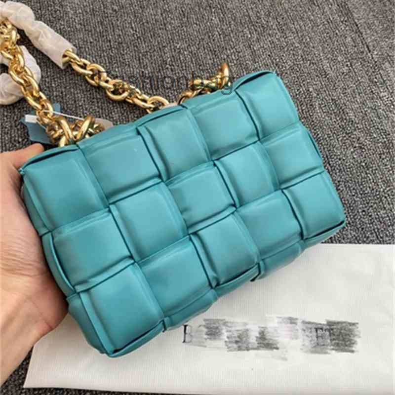 Sacs Chain Designer Venetas Trend Femmes Sac à main tissé 2022 Pillow Cuir Small Bottegass One épaule Messenger 2 Nax7