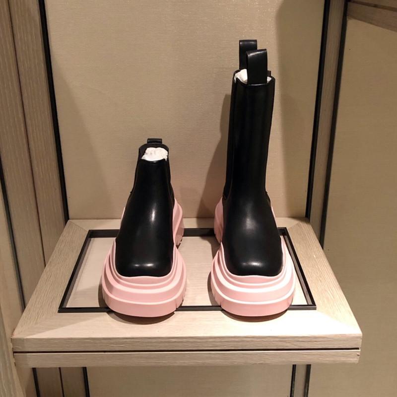 

2021 latest Leather Flat Boots. Full upper. Exclusive candy color. But you shine. Comfortable and beautiful, Red