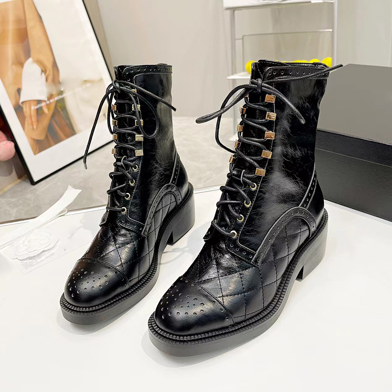 

High quality lace up leather Martin boots women's winter thick heel British style Ling lattice buckle handsome military combat designer motorcycle bootS, Black