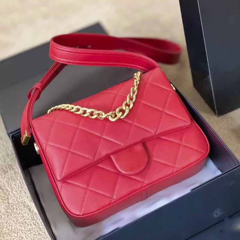 24SCS Femmes Crossbody Designer Sac Revêtement en cuir authentique Couleur solide Classic Classic Handbag Chaines Golden Handhed Handled Diamond