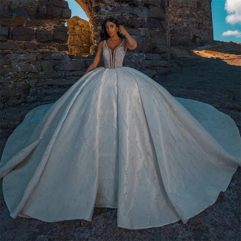 

Luxury Wedding Dresses Ball Gown Puffy Tulle Lace Appliques Crystal Beading 2022 Design Vintage Long Bridal Gown Customize BES121, Ivory