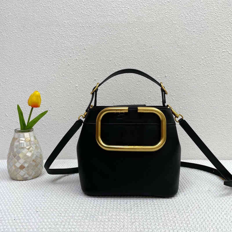 Sacs de soirée V maison grande lettre carrée boucle portable sac de seau portable de mode pour femmes automne-épaune de messager d'épaule unique