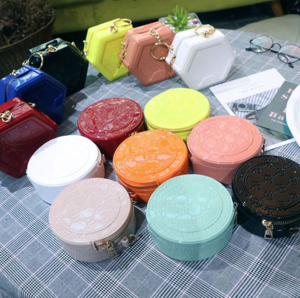 

Kids Fashion Jelly Crossbody Chain Bags 3D Circle Round Fanny Pack Waterproof Solid PVC Backpack Purses Summer Silicone Beach Sports Bags Cosmetic Pouch T469JPF, Orange
