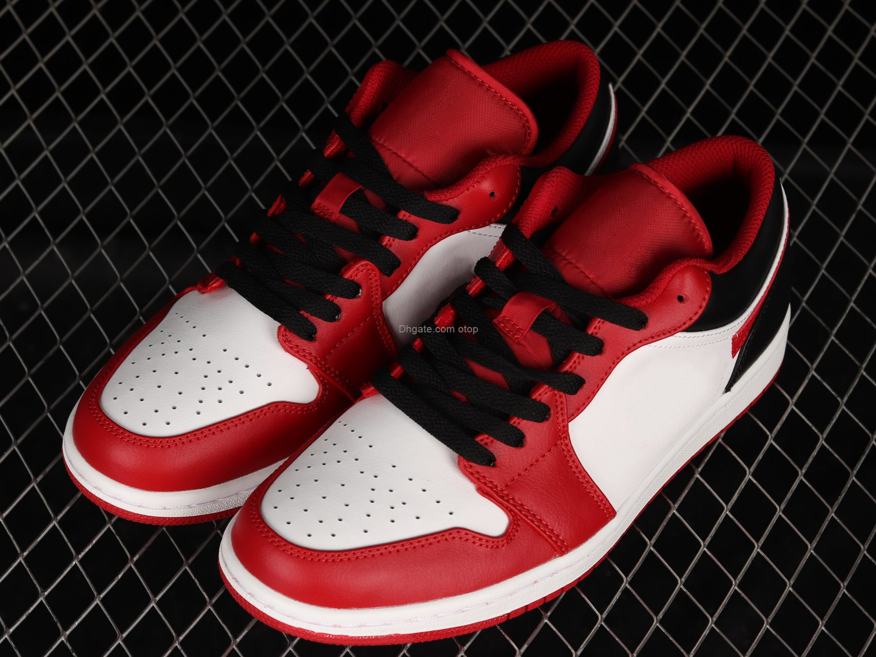 

1 Low Bulls 553558-163 Basketball Shoes Womens Mens Size US 7-13 40-47