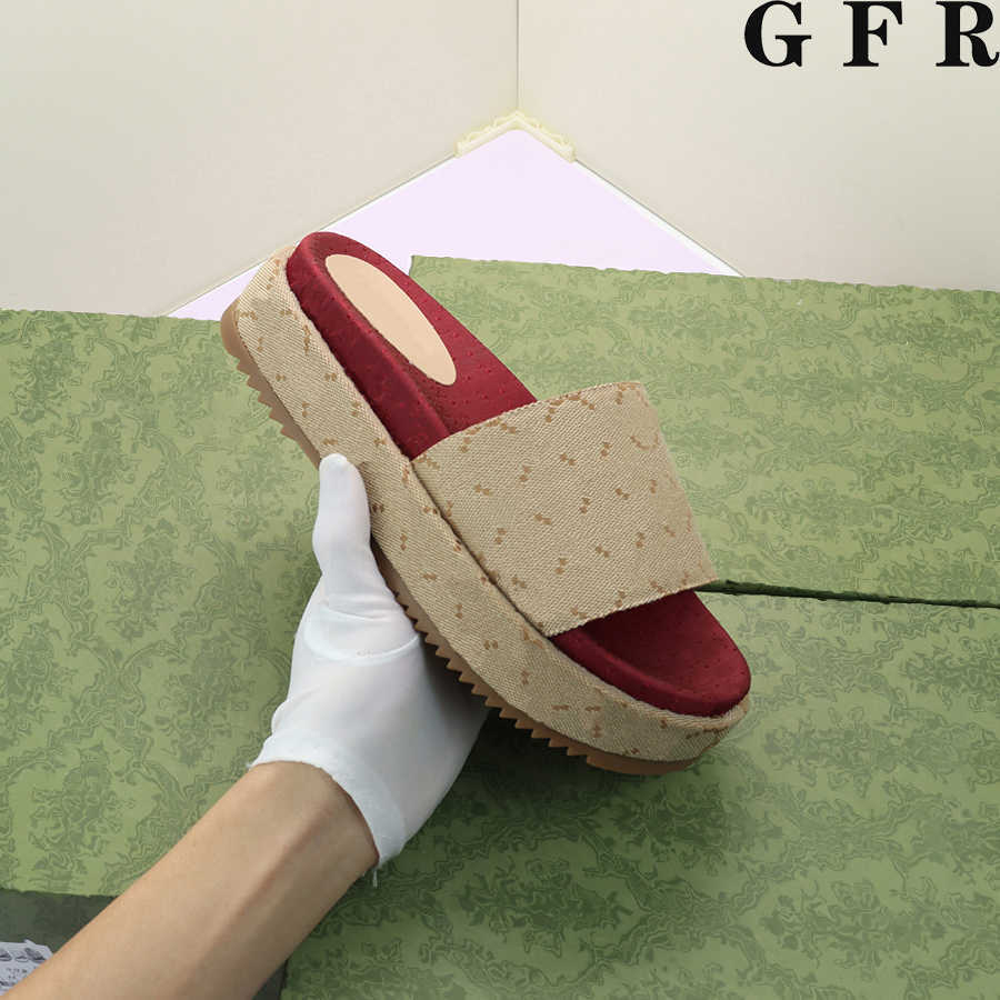 2022 Sandales plates de luxe Broderie Black Black Simed Slippers Shebare Beach Loissine Intérieur Ensemble complet d'accessoires 35-42