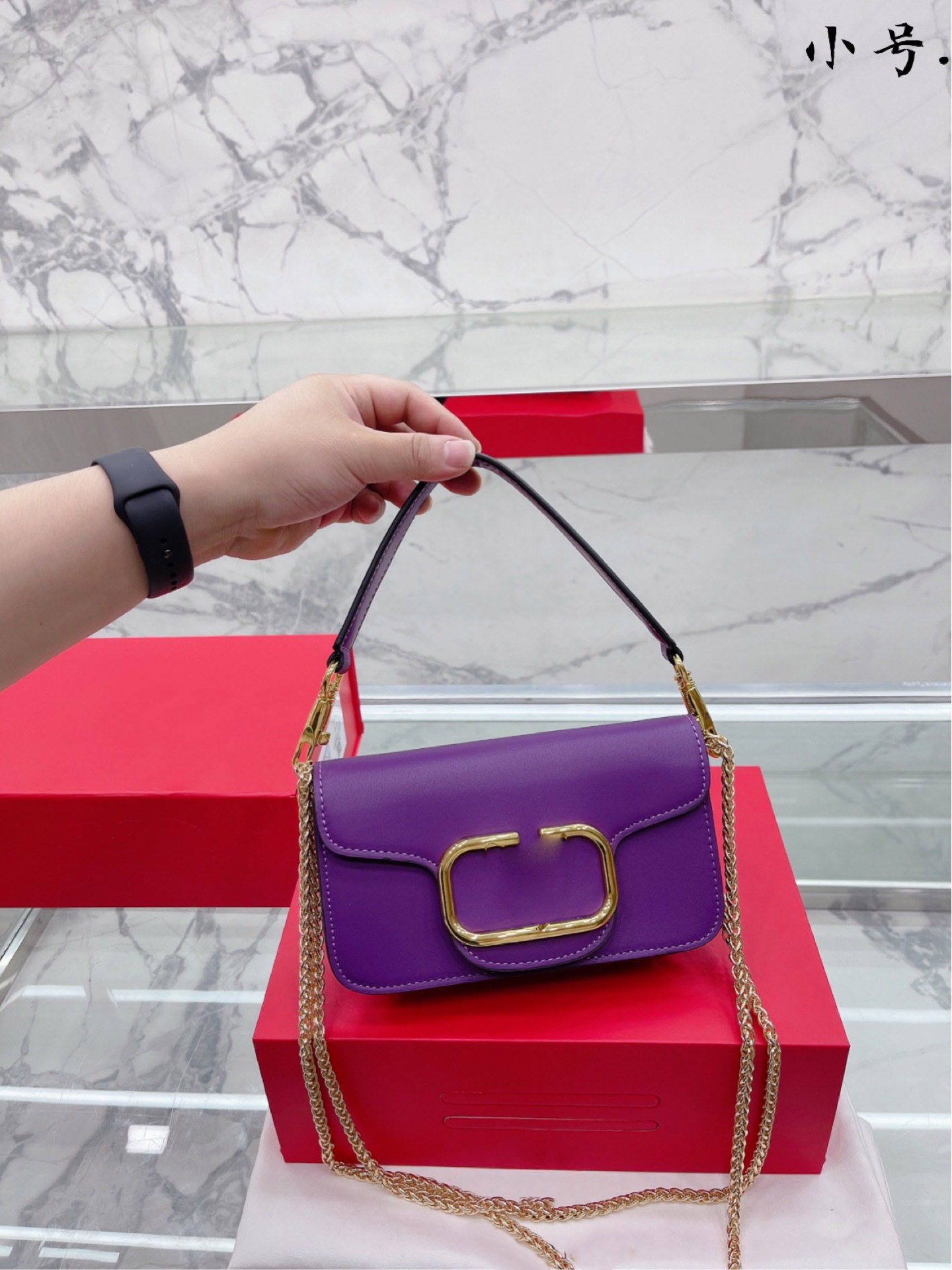 

Designers shoulder bag luxurious tote purse handbag message bags cluth top quality Brand classic Genuine leather Crossbody 28CM vlogo Signature Gold Chain purple, Yellow