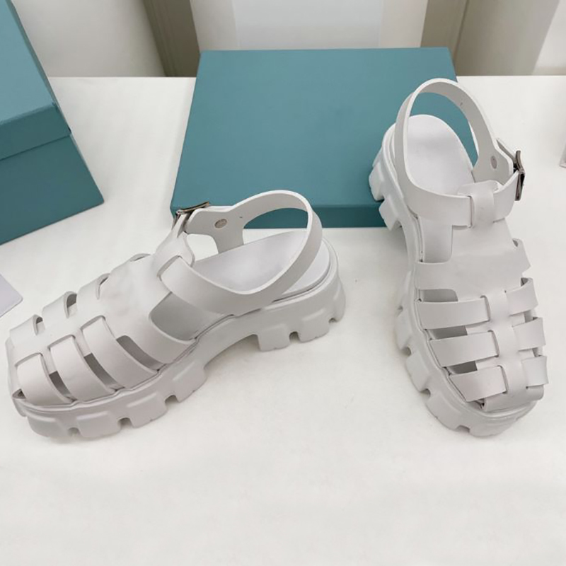 

2022 Designer Foam rubber sandals Women Platform sandal retro beach footwear with Triangle Metal Slides Black White Summer Slipper With Box 35-41 NO248, Color 1