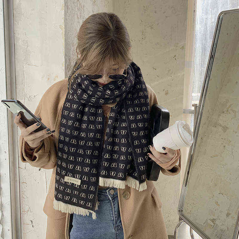 

New autumn winter 2020 Korean Edition Color matching butterfly cashmere scarf for women Fashionable long shawl warm tassel scarf T220727