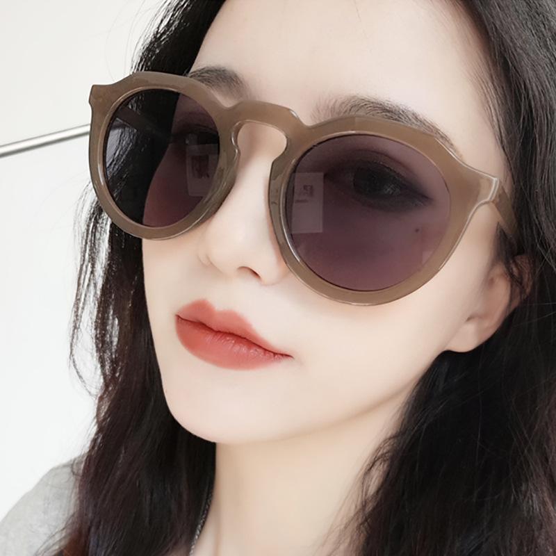 

Sunglasses Fashion Coffee Color Women 2022 Brand Designer Vintage Round Sun Glasses Ladies Trendy Traveling Style UV400 ShadeSunglasses