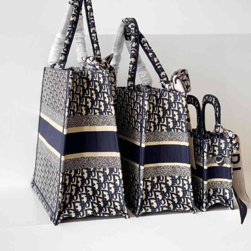 

Luxury Classic Christians Handbags Women's Embroidered Bags 2022 QSTY, Sky blue