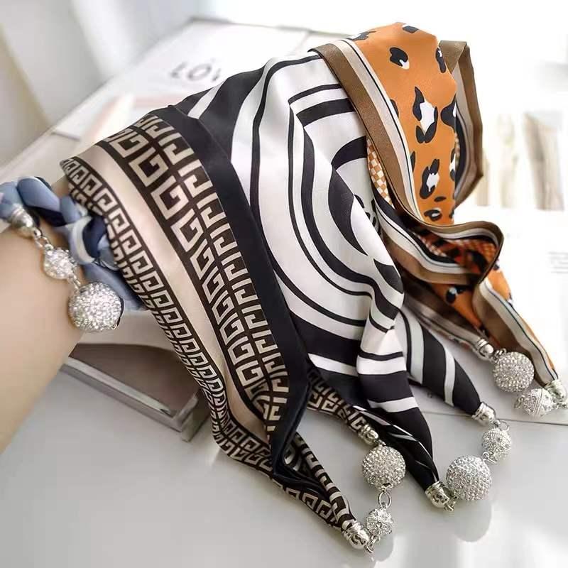 

Scarves Luxury Woman Scarf Necklace Small Silk Fashion Long Magnetic Buckle Summer Clavicle ScarfScarves