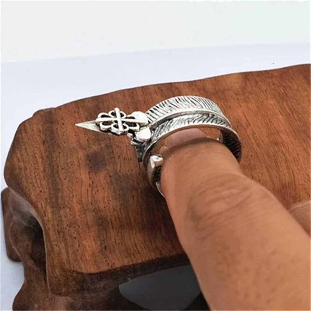 

Knife Designers Wolf Ring Self Defense Hidden Prick Multi Function Men Women Adjustable Open Finger Rings Y7PC