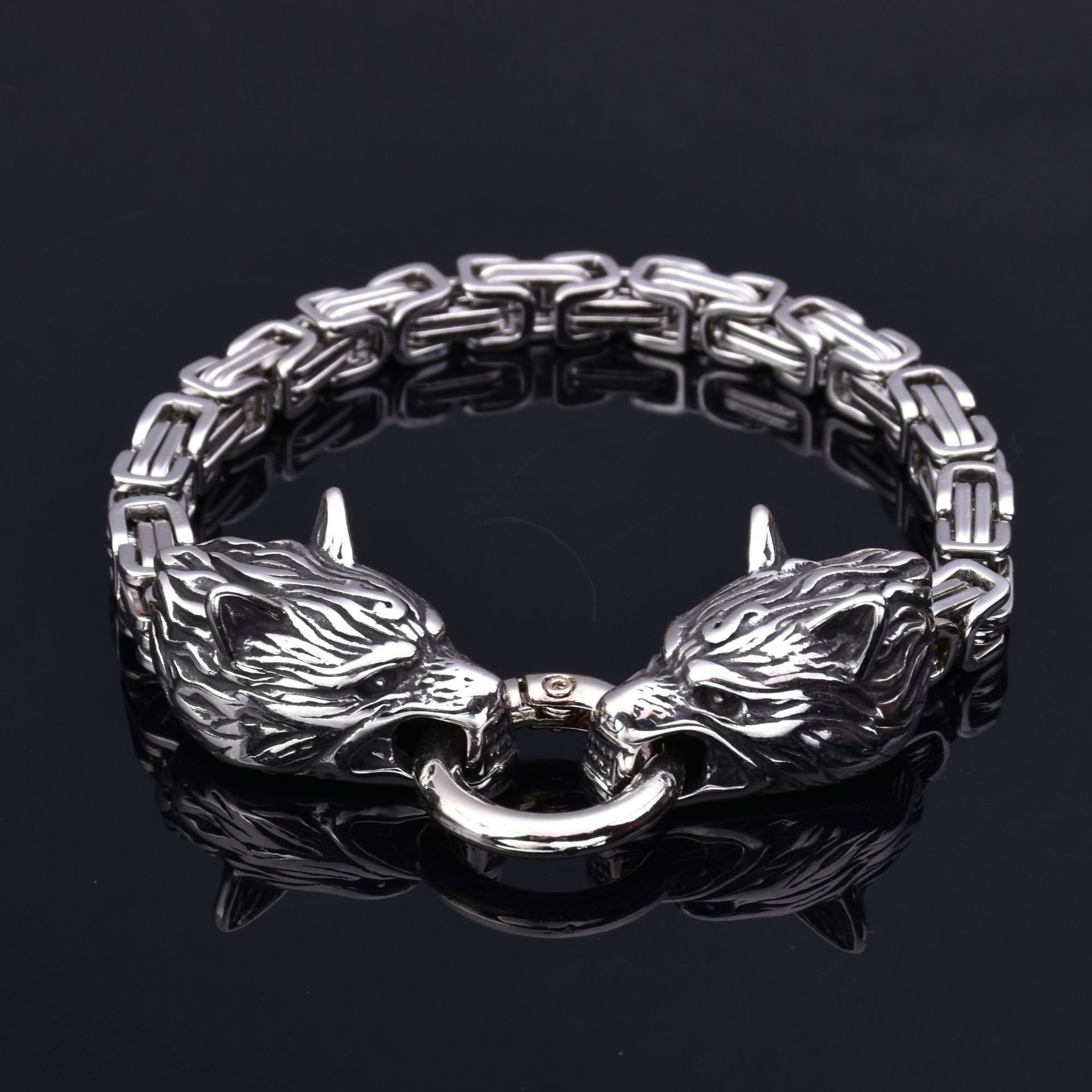 

Men's Domineering Stainless Steel Bracelet Luxury Geometric