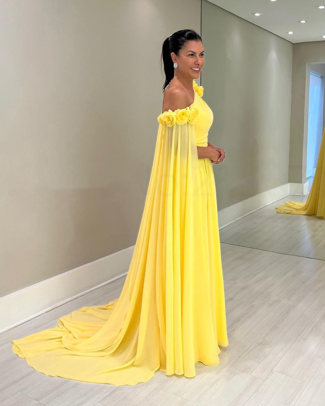 

Yellow Chiffon A Line Women Wear Prom Dresses 2023 Handmade Flowers Off Shoulder Evening Party Formal Occasion with Flutters Vestidos De Novia, Purple