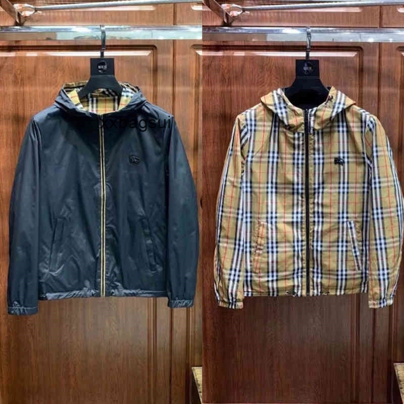 

burbrerys brand designer 2022 European new hooded double-sided coat war horse lattice trend large loose versatile thin jacket men jackets coats bbr, High quality (reversible) hooded horse