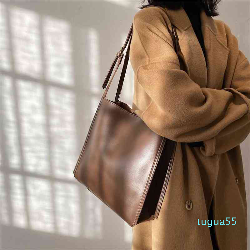

Vintage Solid Colour PU Leather Bucket Handbag Women Fashion Large Capacity Shoulder Bag, Black