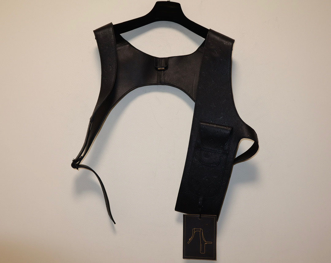 

2022 Latest paris embossed genuine cowhide vest genuine cow leather, Black