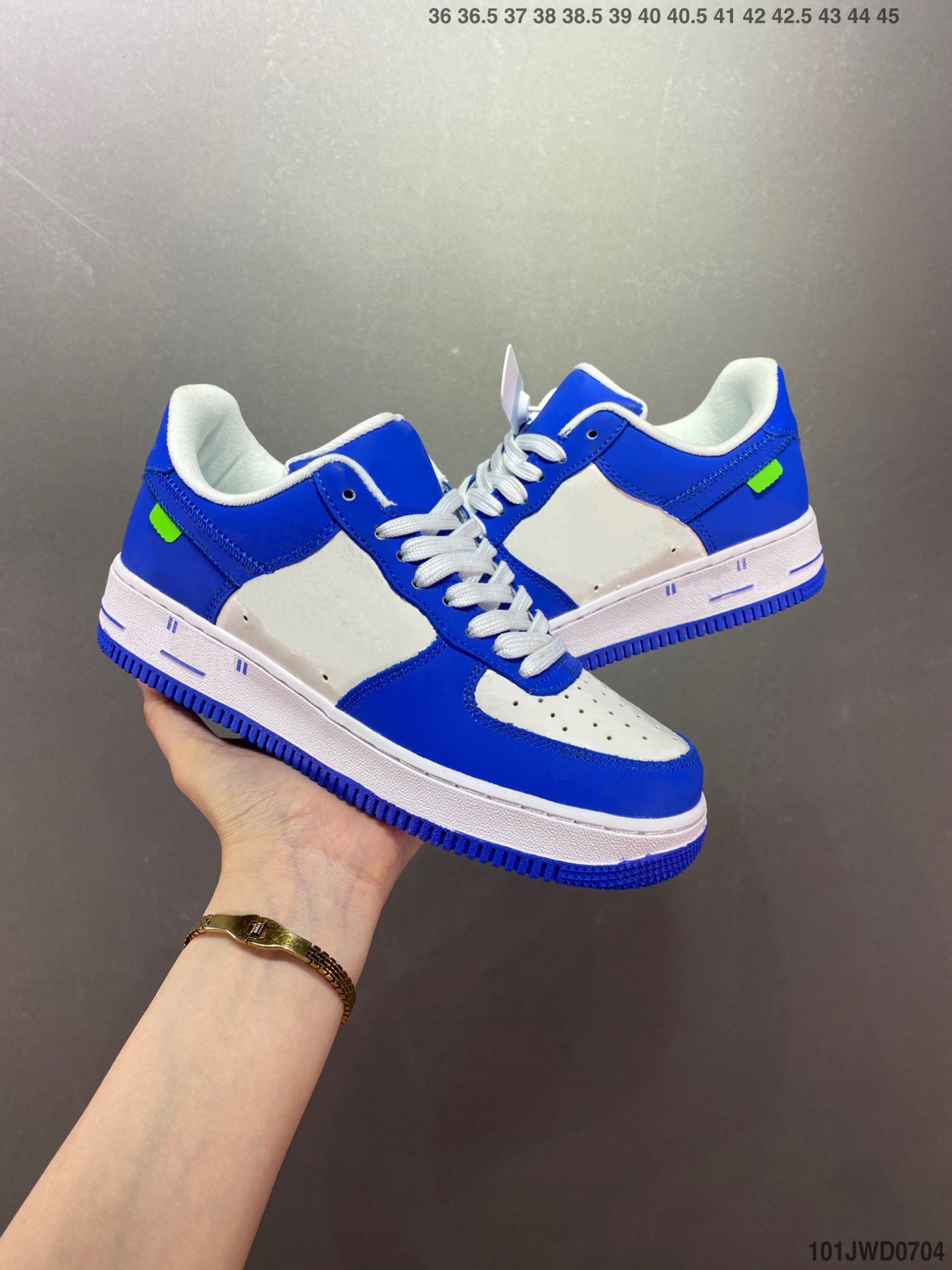

1 Low OG Jumpman 1s Basketball Shoes Monograms Embossed Leather Canvas Running Sneakers Luxury Mens Womens Joint Name Designer Casual Skateboard Shoes