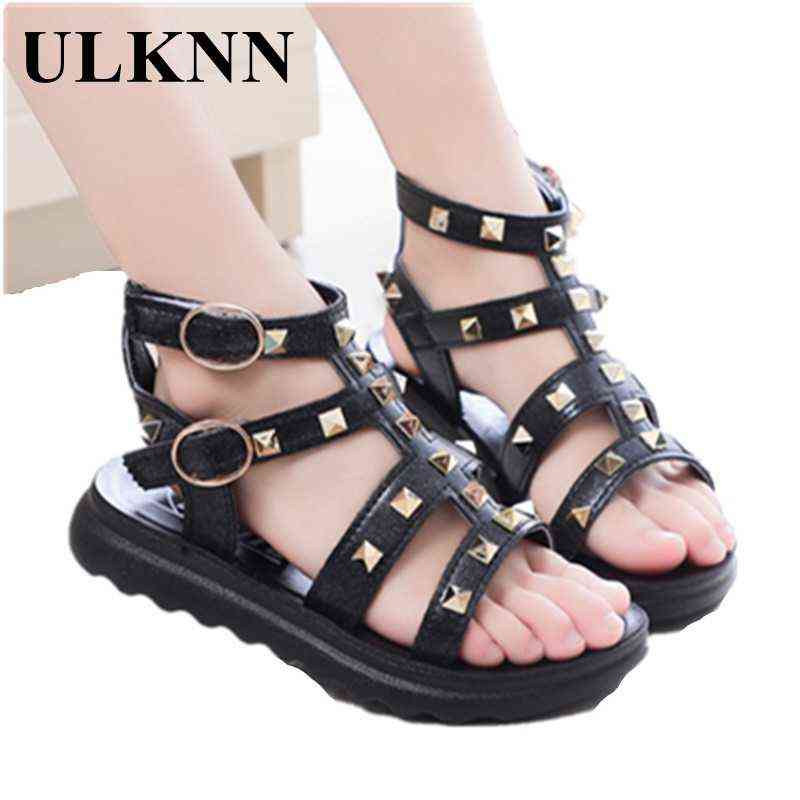 

ULKNN Girls' Sandals 2021 Summer New Princess Shoes Children's Soft-soled Non-slip Middle-aged Children's Rivet Roman Shoes G220418, Black