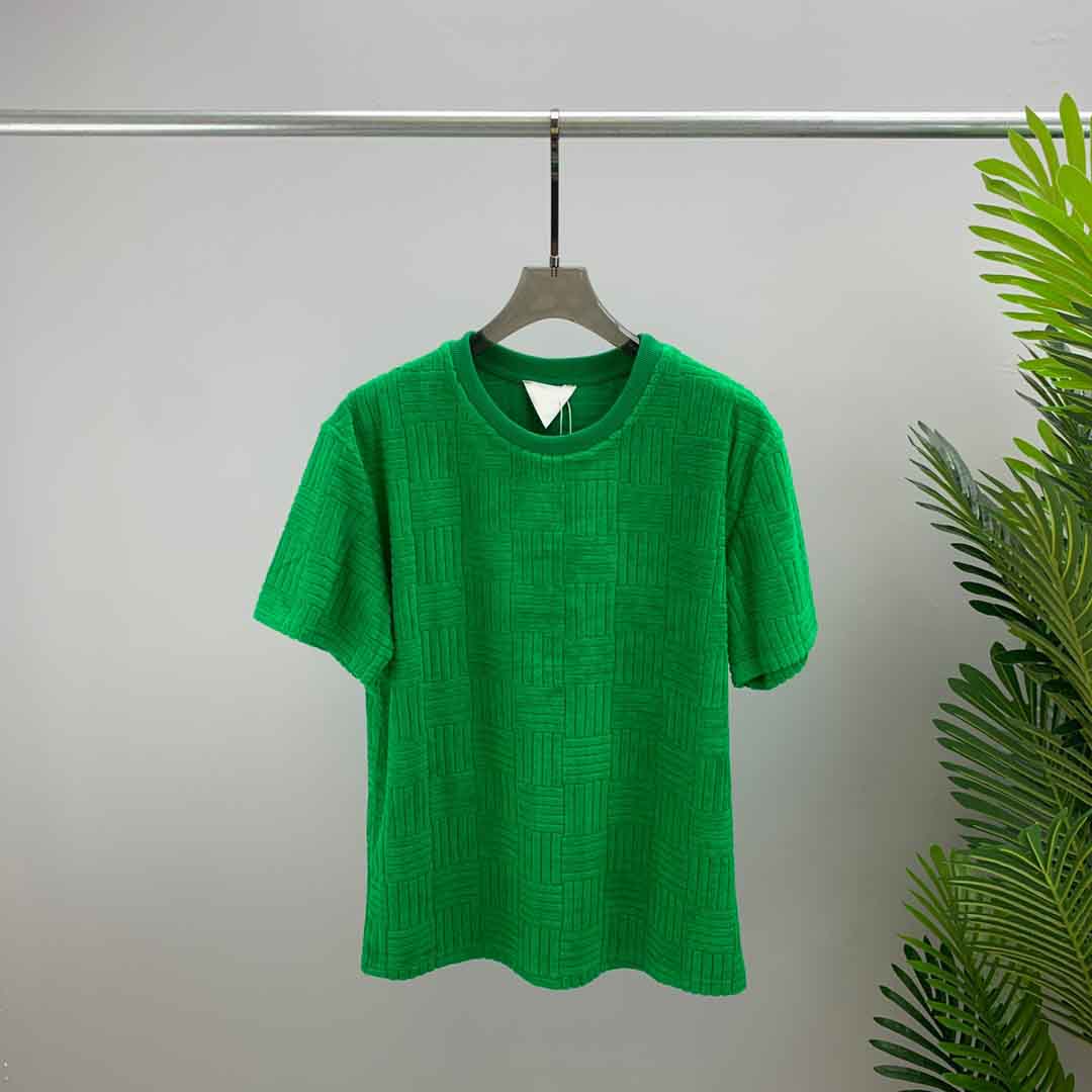 2022 Designer T-shirt Femmes Nouveau site Web Mode synchrone confortable Vente imperméable à l'eau de qualité supérieure Vêtements Tissu décontra